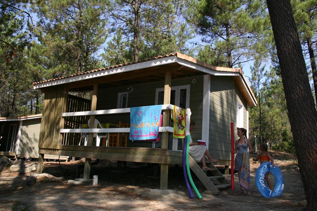 Camping La Simioune En Provence 볼렌느 외부 사진