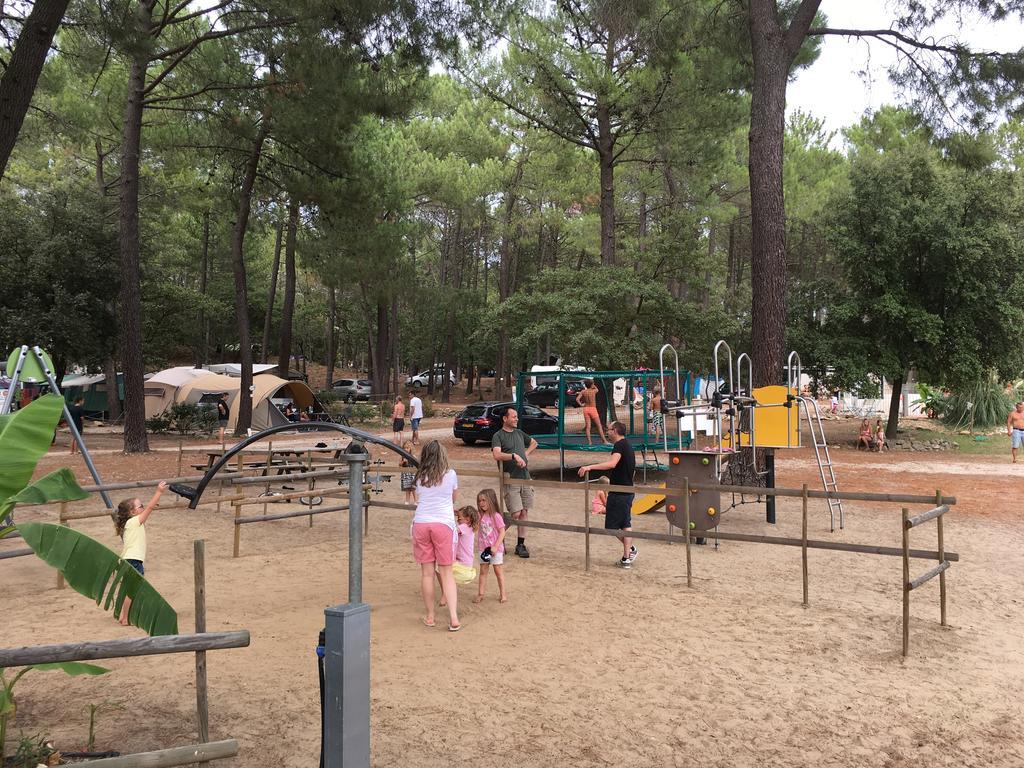 Camping La Simioune En Provence 볼렌느 외부 사진