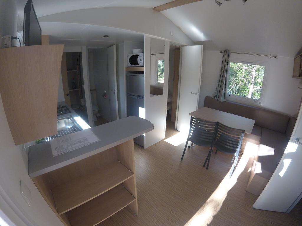 Camping La Simioune En Provence 볼렌느 외부 사진
